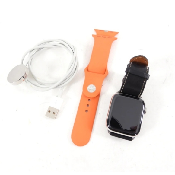 Hermes Apple Watch 37mm Series 4 Black - Picture 2 of 4